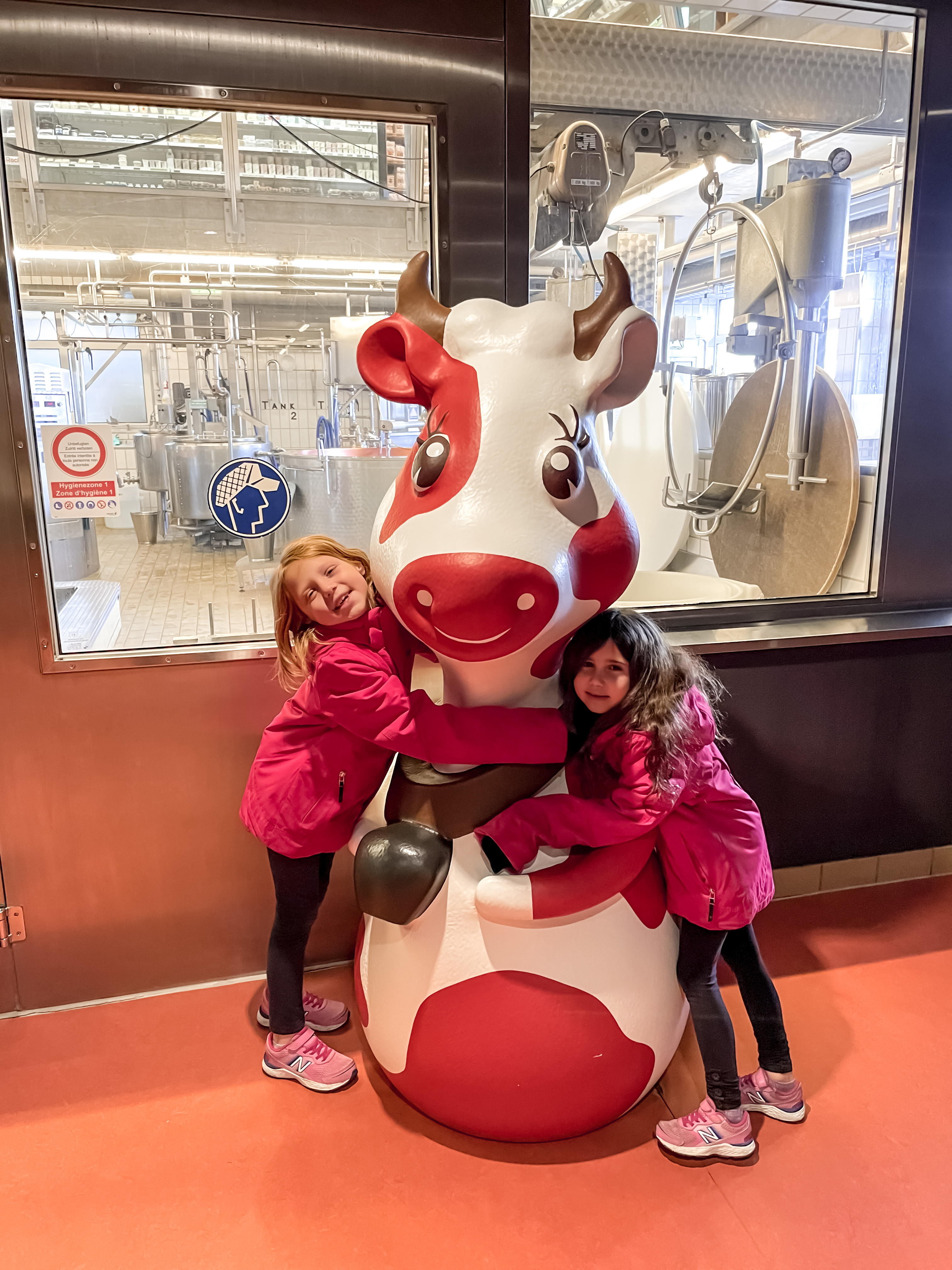 Emmentaler Schaukäserei - Cow character - Say Cheese!